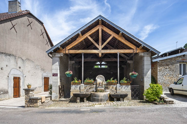 Façade du lavoir. © Région Bourgogne-Franche-Comté, Inventaire du patrimoine