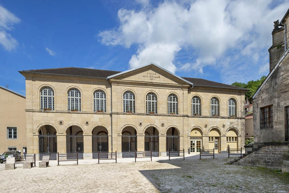 Vue de face de la halle. © Région Bourgogne-Franche-Comté, Inventaire du patrimoine