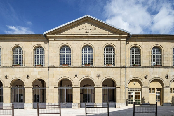 Détail de la vue de face de la façade antérieure de la halle. © Région Bourgogne-Franche-Comté, Inventaire du patrimoine