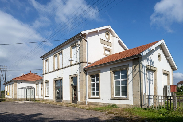 La gare, depuis la rue. © Région Bourgogne-Franche-Comté, Inventaire du patrimoine