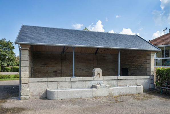Le lavoir vu de face. © Région Bourgogne-Franche-Comté, Inventaire du patrimoine