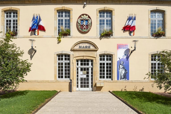 Détail de la façade antérieure. © Région Bourgogne-Franche-Comté, Inventaire du patrimoine