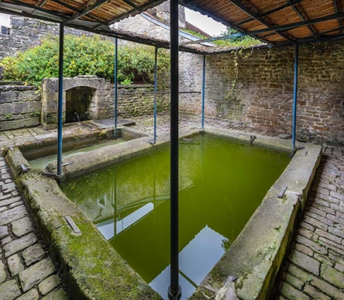 Vue intérieure des bassins. © Région Bourgogne-Franche-Comté, Inventaire du patrimoine