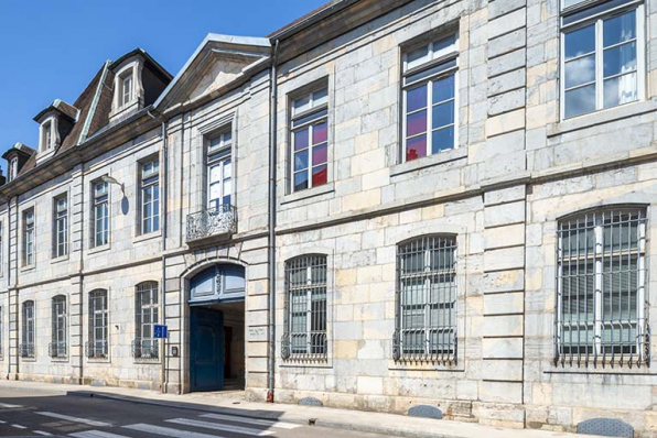 Vue d'ensemble de trois quarts droit. © Région Bourgogne-Franche-Comté, Inventaire du patrimoine