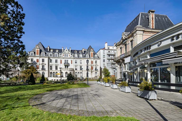 Vue d'ensemble depuis la terrasse du restaurant du casino. © Région Bourgogne-Franche-Comté, Inventaire du patrimoine
