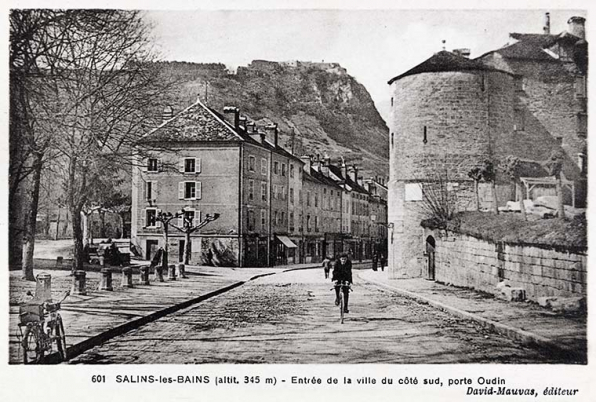 601 SALINS-les-BAINS (altit. 345) - Entrée de la ville du côté sud, porte Oudin. S.d. © Région Bourgogne-Franche-Comté, Inventaire du patrimoine