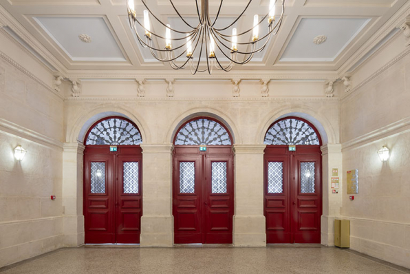 Vestibule : vue d'ensemble depuis l'escalier. © Région Bourgogne-Franche-Comté, Inventaire du patrimoine