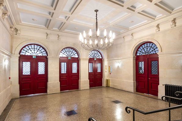 Vestibule : vue d'ensemble de trois quarts, depuis l'escalier. © Région Bourgogne-Franche-Comté, Inventaire du patrimoine