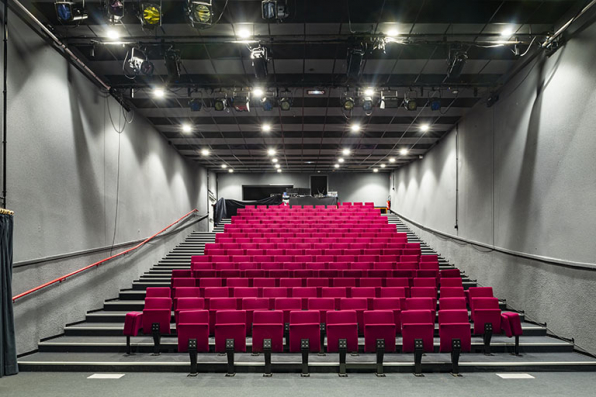 Cinéma et salle de spectacle la Fabrique : vue intérieure. © Région Bourgogne-Franche-Comté, Inventaire du patrimoine