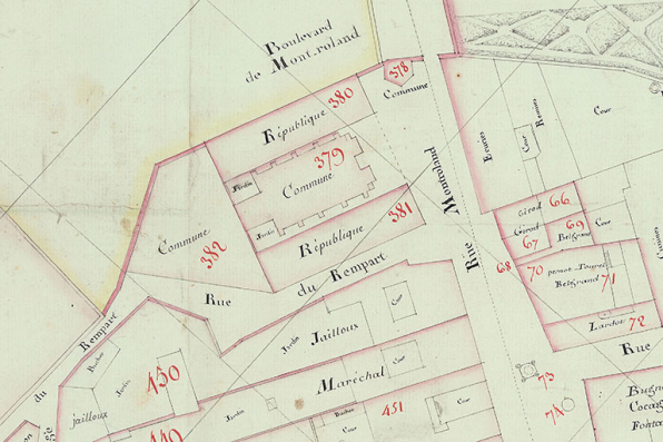 Première section dite intra-muros en deux feuilles [plan extrait du cadastre Amoudru]. S.d. [1797-1807]. La salle de spectacle est repérée par le n° 379, entre les deux écuries (380 et 381). © Région Bourgogne-Franche-Comté, Inventaire du patrimoine