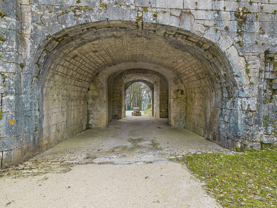 Le passage, vue depuis la cour intérieure. © Région Bourgogne-Franche-Comté, Inventaire du patrimoine