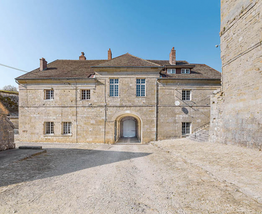 Pavillon d'entrée : façade postérieure. © Région Bourgogne-Franche-Comté, Inventaire du patrimoine