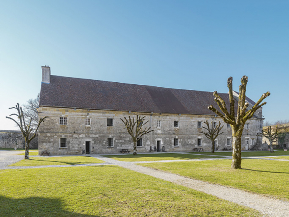 Caserne V : façade antérieure. © Région Bourgogne-Franche-Comté, Inventaire du patrimoine