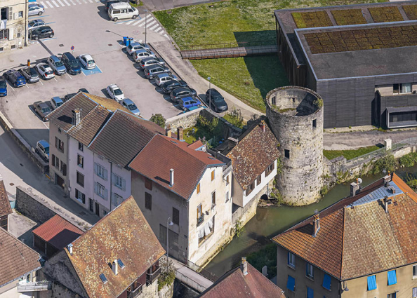 Bourg : la tour de Flore depuis le fort Saint-André. © Région Bourgogne-Franche-Comté, Inventaire du patrimoine