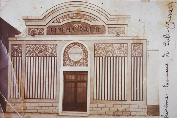 Cinéma Pathé (Pannaux), r. du 21 Janvier : façade (v. 1920). © Région Bourgogne-Franche-Comté, Inventaire du patrimoine