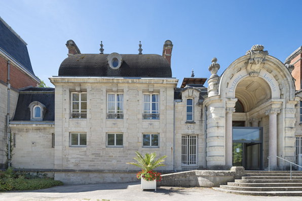Façade principale, pavillon oriental. © Région Bourgogne-Franche-Comté, Inventaire du patrimoine