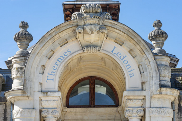 Façade principale, portail, détail. © Région Bourgogne-Franche-Comté, Inventaire du patrimoine