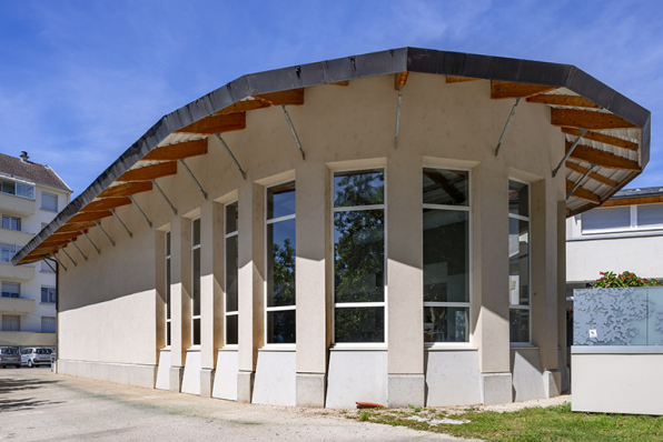 Piscine de l'extension de 2007. © Région Bourgogne-Franche-Comté, Inventaire du patrimoine