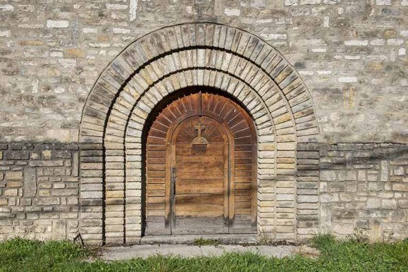 Porte du mur-pignon est. © Région Bourgogne-Franche-Comté, Inventaire du patrimoine Porte du mur-pignon est. © Région Bourgogne-Franche-Comté, Inventaire du patrimoine