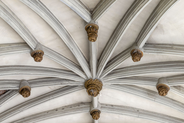 Détail de la partie sommitale des ogives. © Région Bourgogne-Franche-Comté, Inventaire du patrimoine