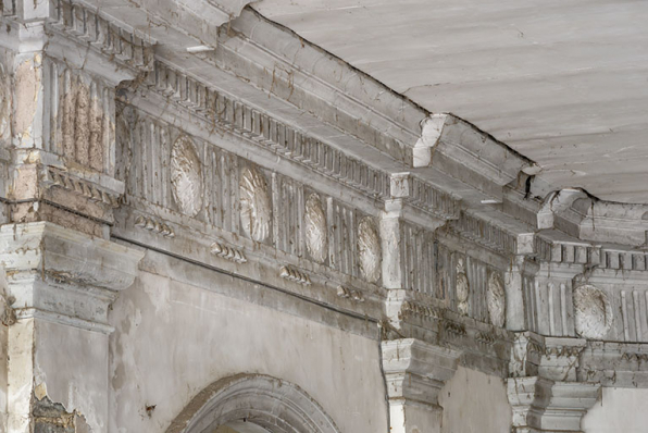 Mur nord de la chapelle. Détail de l'entablement. © Région Bourgogne-Franche-Comté, Inventaire du patrimoine Mur nord de la chapelle. Détail de l'entablement. © Région Bourgogne-Franche-Comté, Inventaire du patrimoine