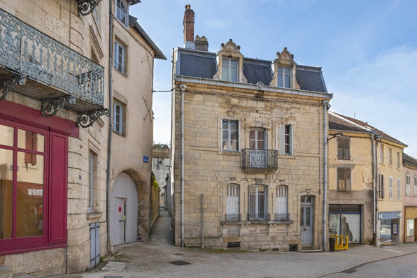 La rue Gambetta : n° 1. © Région Bourgogne-Franche-Comté, Inventaire du patrimoine