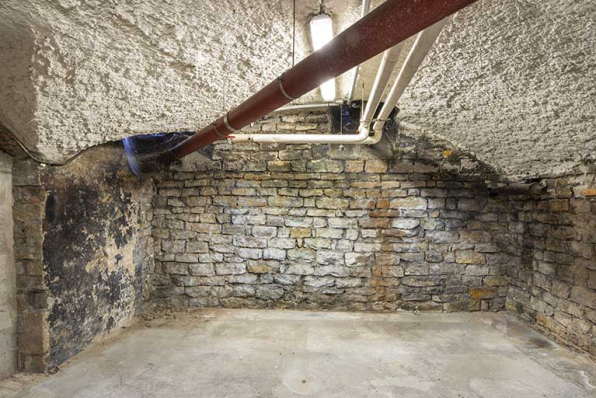 Bâtiment Proudhon : une salle voûtée au sous-sol. © Région Bourgogne-Franche-Comté, Inventaire du patrimoine