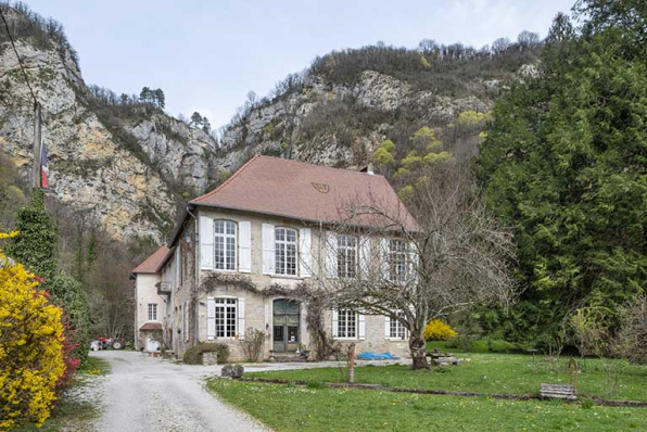 Vue rapprochée, de trois quarts. © Région Bourgogne-Franche-Comté, Inventaire du patrimoine Vue rapprochée, de trois quarts. © Région Bourgogne-Franche-Comté, Inventaire du patrimoine