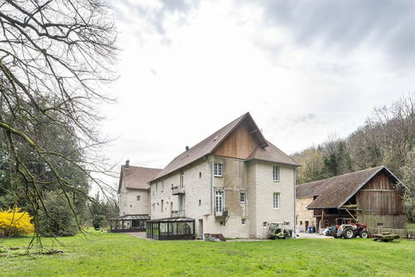 Vue d'ensemble depuis le nord. © Région Bourgogne-Franche-Comté, Inventaire du patrimoine Vue d'ensemble depuis le nord. © Région Bourgogne-Franche-Comté, Inventaire du patrimoine