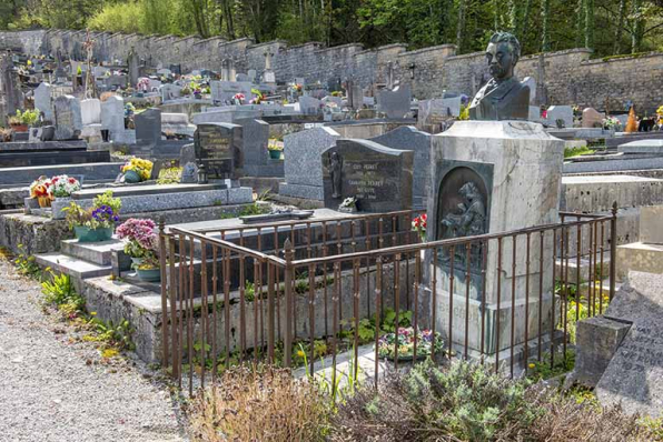 Tombe de Max Buchon. © Région Bourgogne-Franche-Comté, Inventaire du patrimoine