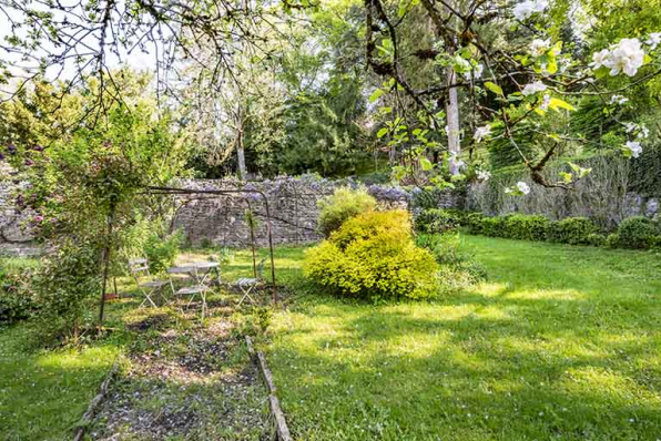 Le jardin. © Région Bourgogne-Franche-Comté, Inventaire du patrimoine Le jardin. © Région Bourgogne-Franche-Comté, Inventaire du patrimoine