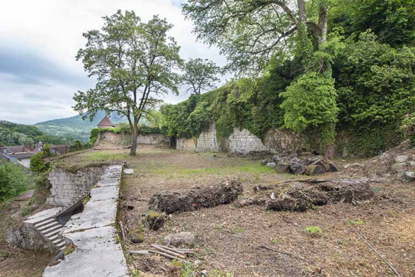 Terrasse maçonnée. © Région Bourgogne-Franche-Comté, Inventaire du patrimoine Terrasse maçonnée. © Région Bourgogne-Franche-Comté, Inventaire du patrimoine