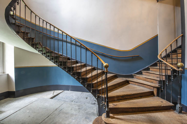 Première volée de l'escalier (aile nord). © Région Bourgogne-Franche-Comté, Inventaire du patrimoine Première volée de l'escalier (aile nord). © Région Bourgogne-Franche-Comté, Inventaire du patrimoine