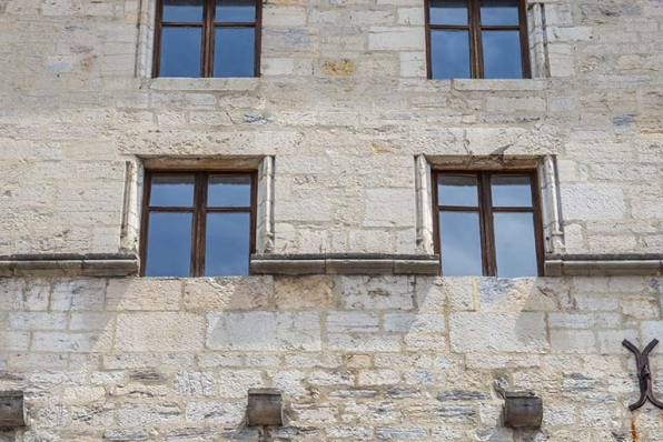 Façade antérieure. Baies des troisièmes et quatrièmes étages. © Région Bourgogne-Franche-Comté, Inventaire du patrimoine