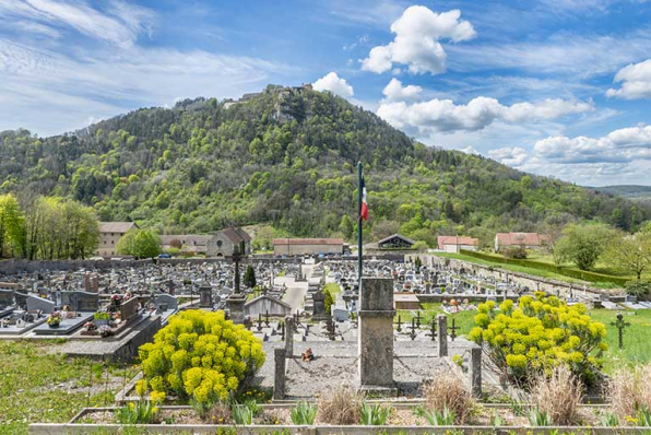 Vue d'ensemble depuis l'est. © Région Bourgogne-Franche-Comté, Inventaire du patrimoine