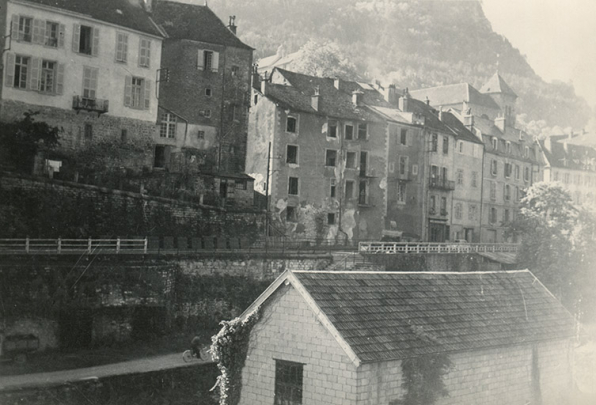 Vue d'ensemble depuis le nord-ouest, avant démolition, s.d. [vers 1957]. © Région Bourgogne-Franche-Comté, Inventaire du patrimoine