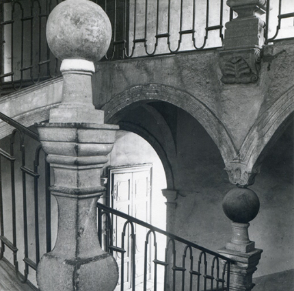 Escalier dit " aux boules de pierre ", s.d. [vers 1970]. © Région Bourgogne-Franche-Comté, Inventaire du patrimoine