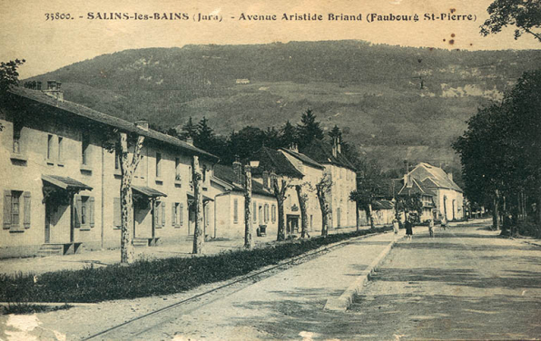 Salins-les-Bains (Jura) - Avenue Aristide Briand (Faubourg Saint-Pierre), s.d. [fin 19e ou début 20e siècle]. © Région Bourgogne-Franche-Comté, Inventaire du patrimoine