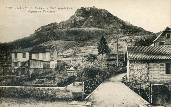 Salins-les-Bains. Fort Saint-André depuis la Furieuse, carte postale, s.d. [fin 19e ou début 20e siècle]. © Région Bourgogne-Franche-Comté, Inventaire du patrimoine