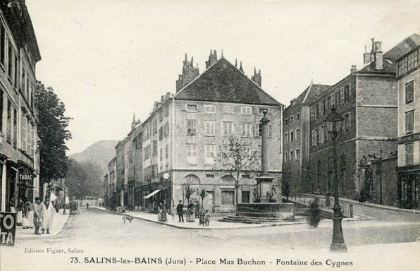 Salins-les-Bains (Jura) - Place Max Buchon - Fontaine des Cygnes, s.d. [fin 19e ou début 20e siècle]. © Région Bourgogne-Franche-Comté, Inventaire du patrimoine