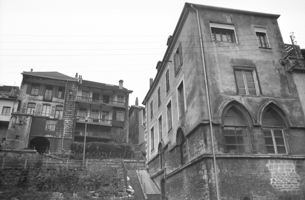 Vue depuis la rue des Barres, s.d. [milieu 20e siècle]. © Région Bourgogne-Franche-Comté, Inventaire du patrimoine