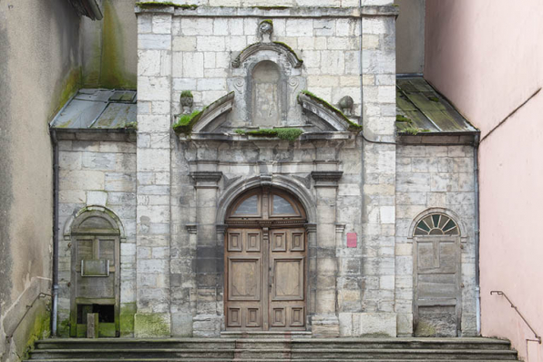 Partie basse de la façade nord. © Région Bourgogne-Franche-Comté, Inventaire du patrimoine Partie basse de la façade nord. © Région Bourgogne-Franche-Comté, Inventaire du patrimoine