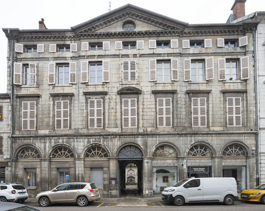 Façade antérieure. © Région Bourgogne-Franche-Comté, Inventaire du patrimoine Façade antérieure. © Région Bourgogne-Franche-Comté, Inventaire du patrimoine
