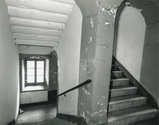 Bâtiment conventuel. Escalier du 17e siècle, 1997. © Région Bourgogne-Franche-Comté, Inventaire du patrimoine Bâtiment conventuel. Escalier du 17e siècle, 1997. © Région Bourgogne-Franche-Comté, Inventaire du patrimoine