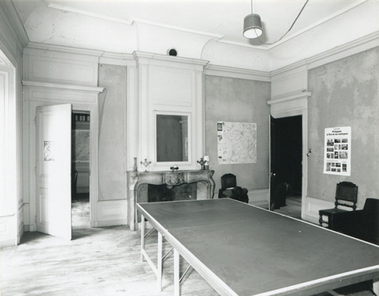 Premier étage du bâtiment conventuel. Salon, 1997. © Région Bourgogne-Franche-Comté, Inventaire du patrimoine Premier étage du bâtiment conventuel. Salon, 1997. © Région Bourgogne-Franche-Comté, Inventaire du patrimoine