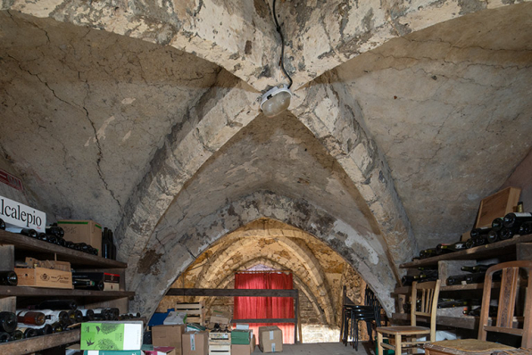 Cave du bâtiment sur rue. Croisée d'ogives ouest de la travée centrale. © Région Bourgogne-Franche-Comté, Inventaire du patrimoine