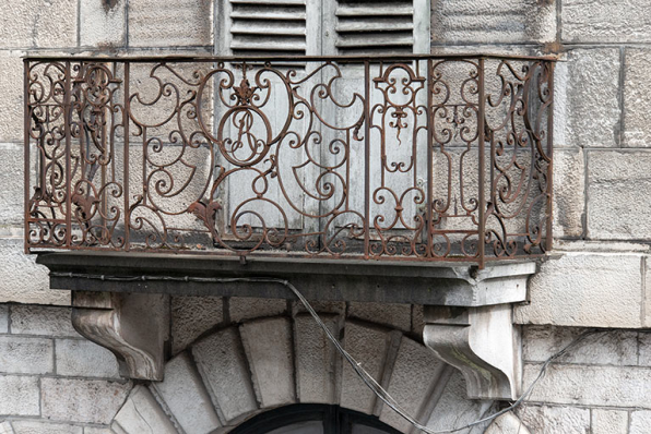 Ferronnerie du balcon (1er étage). © Région Bourgogne-Franche-Comté, Inventaire du patrimoine