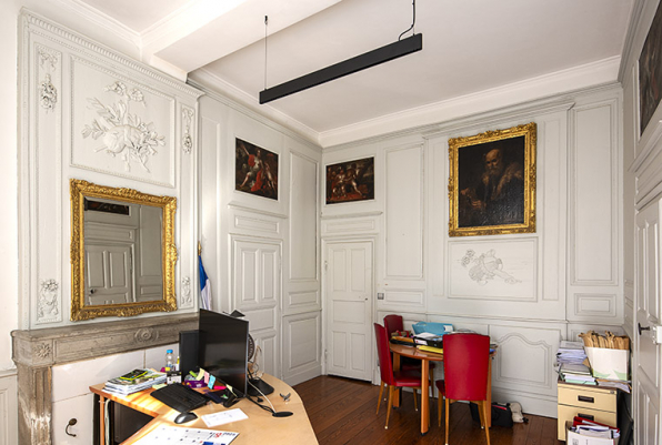 Le salon du rez-de-chaussée, dit bureau du maire. © Région Bourgogne-Franche-Comté, Inventaire du patrimoine
