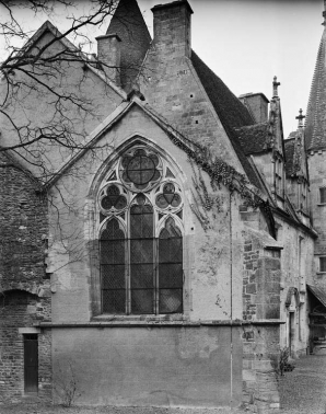 Elévation extérieure du chevet de la chapelle (photo prise en 1969). © Région Bourgogne-Franche-Comté, Inventaire du patrimoine Elévation extérieure du chevet de la chapelle (photo prise en 1969). © Région Bourgogne-Franche-Comté, Inventaire du patrimoine