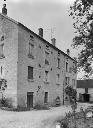 Mur-pignon et façade principale sur cour. © Région Bourgogne-Franche-Comté, Inventaire du patrimoine